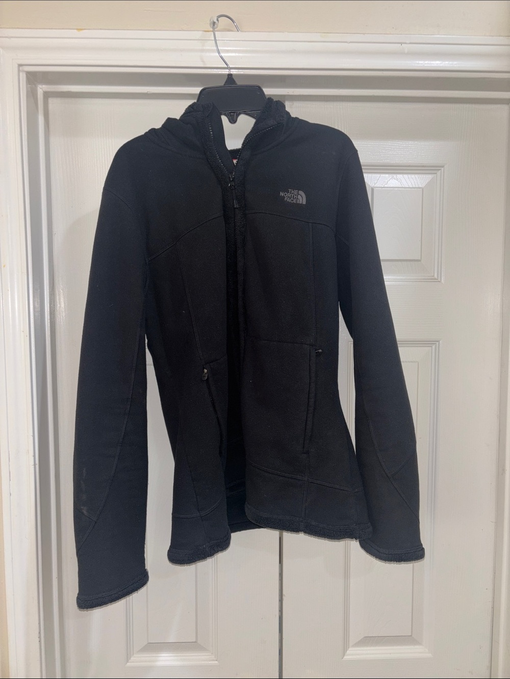 The North Face Black Full‑Zip Hooded Fleece Jacket